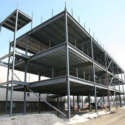 Construction d'un entrepôt en acier léger préfabriqué