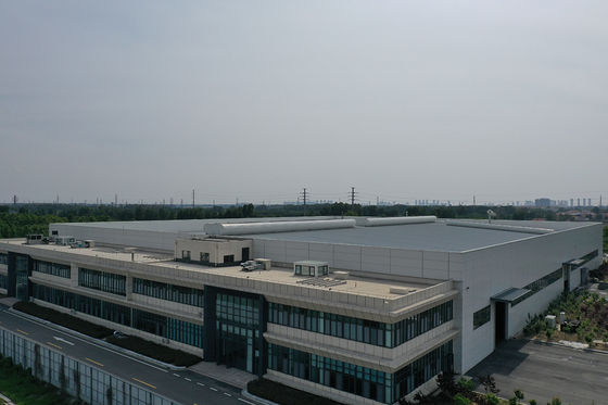 Structure en acier à haute résistance à plusieurs étages entrepôt industriel bâtiments métalliques isolés préfabriqués