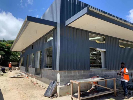 Structure en acier préfabriquée à plusieurs étages bâtiments de grues aériennes avec un auvent avec personnalisation d'échantillons de mezzanine