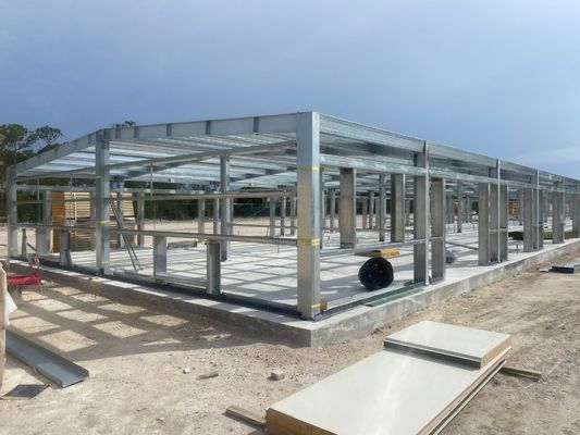 Résistance à la corrosion élevée à l'immersion à chaud en acier galvanisé ateliers entrepôts