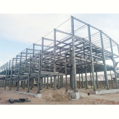 Structure en acier Entrepôt avec ventilation à crête Répondre aux exigences des clients et visiter l'atelier