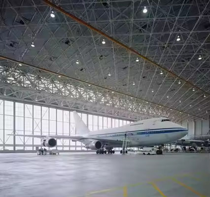 Construction de bâtiments en acier modernes sur mesure entrepôt préfabriqué atelier hangar d'avions bureau