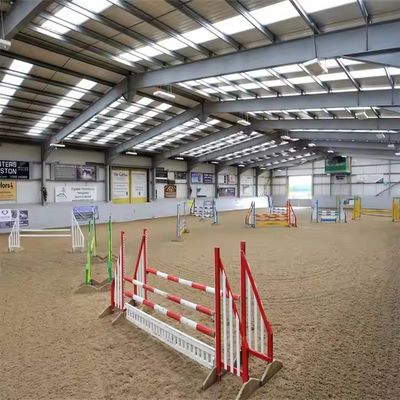 Conception de gymnase de salle de sport en structure acier pour la construction d'un terrain de basket-ball