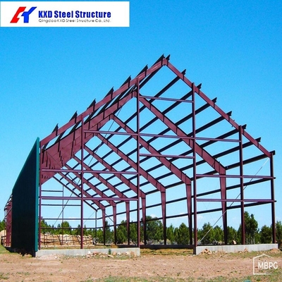 Entrepôt moderne à structure en acier préfabriqué Q355b, bâtiments métalliques à charpente métallique de grande portée