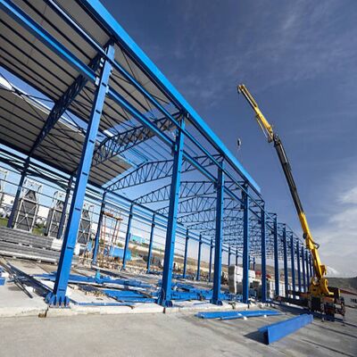Assemblage rapide entrepôt en acier préfabriqué avec 50 ans de durée de vie de la conception et de boulons ou de connexion soudée