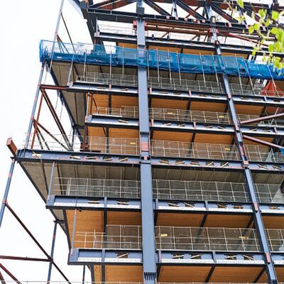 Construction préfabriquée de structures en acier avec Q235/Q345 en acier et matériaux résistants au feu pour une durée de vie de 20 à 50 ans